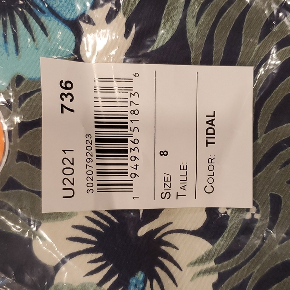 Boys size 8 tropical printed shorts - Picture 2 of 4